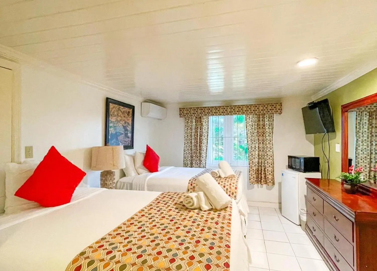 Golden Palms House Bed & Breakfast Nassau Bahamalar