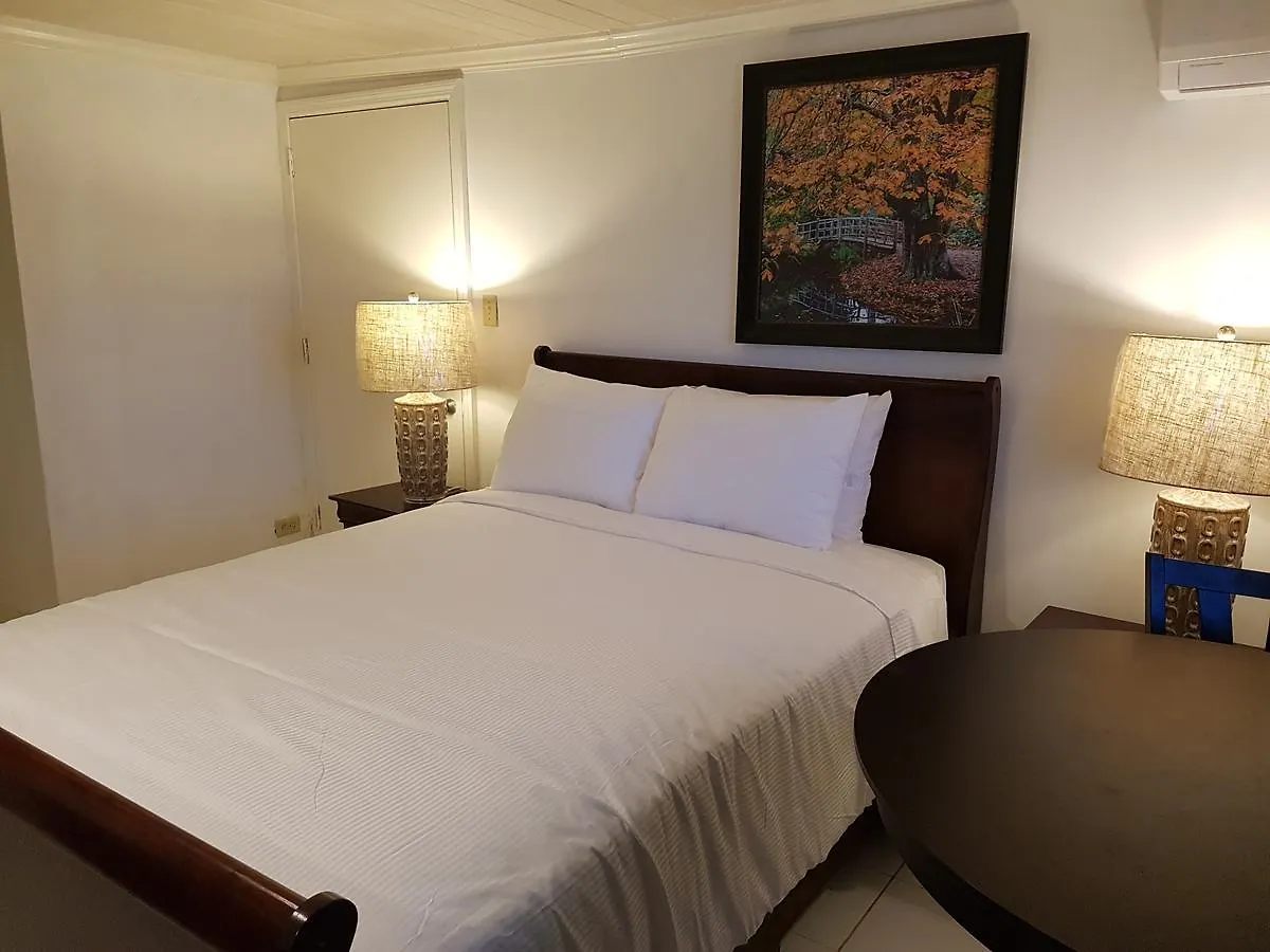 Golden Palms House Bed & Breakfast Nassau