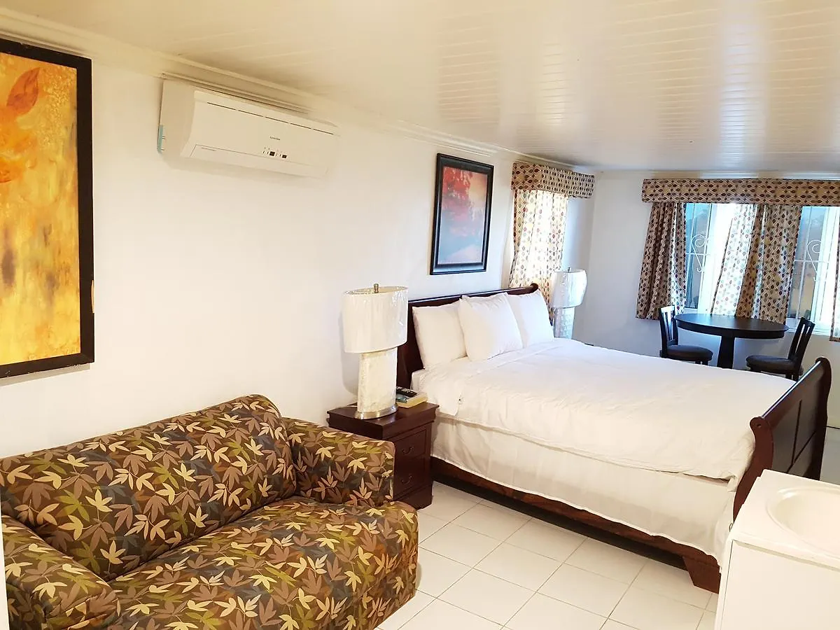 Golden Palms House Bed & Breakfast Nassau 3*,  Bahamalar