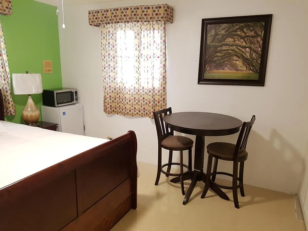 Golden Palms House Bed & Breakfast Nassau