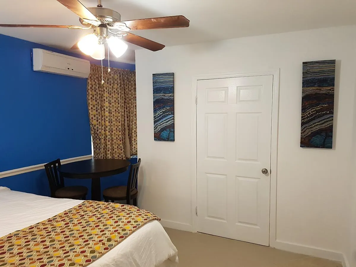 Golden Palms House Bed & Breakfast Nassau