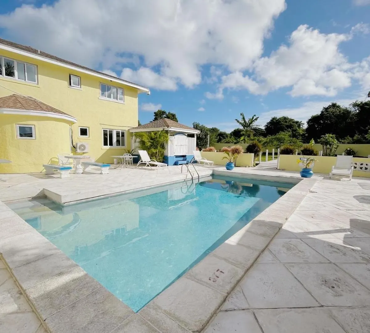 Golden Palms House Bed & Breakfast Nassau