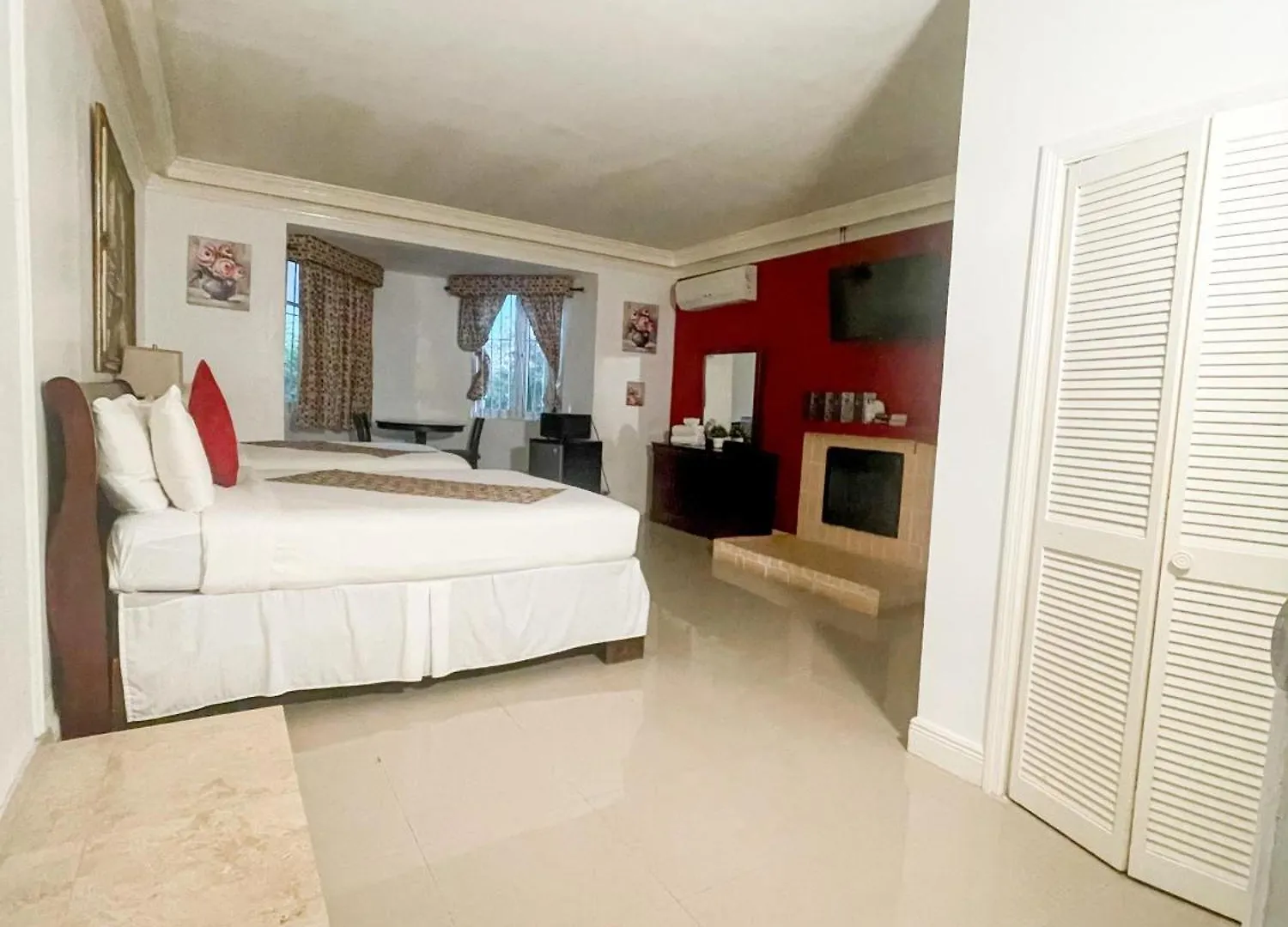 Golden Palms House Bed & Breakfast Nassau 3*,