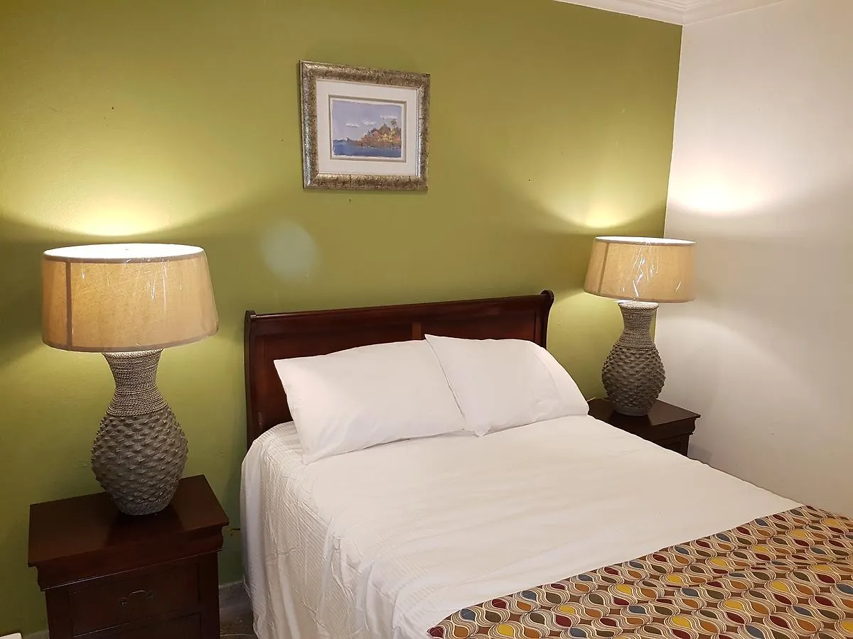 Golden Palms House Bed & Breakfast Nassau