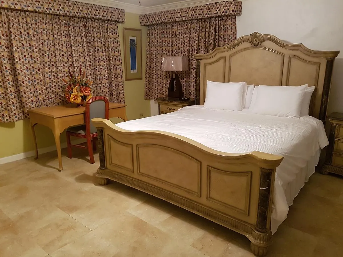 Golden Palms House Bed & Breakfast Nassau Bahamas