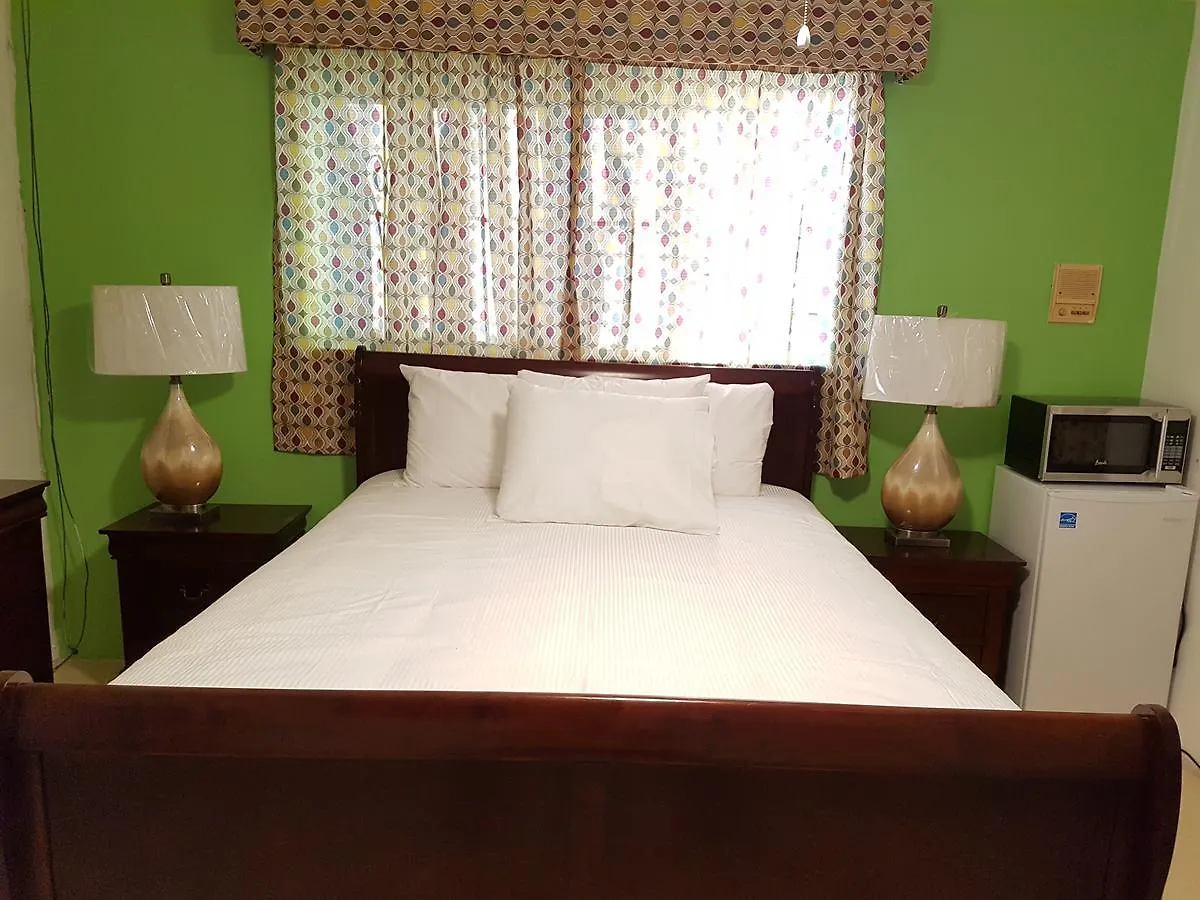 Golden Palms House Bed & Breakfast Nassau