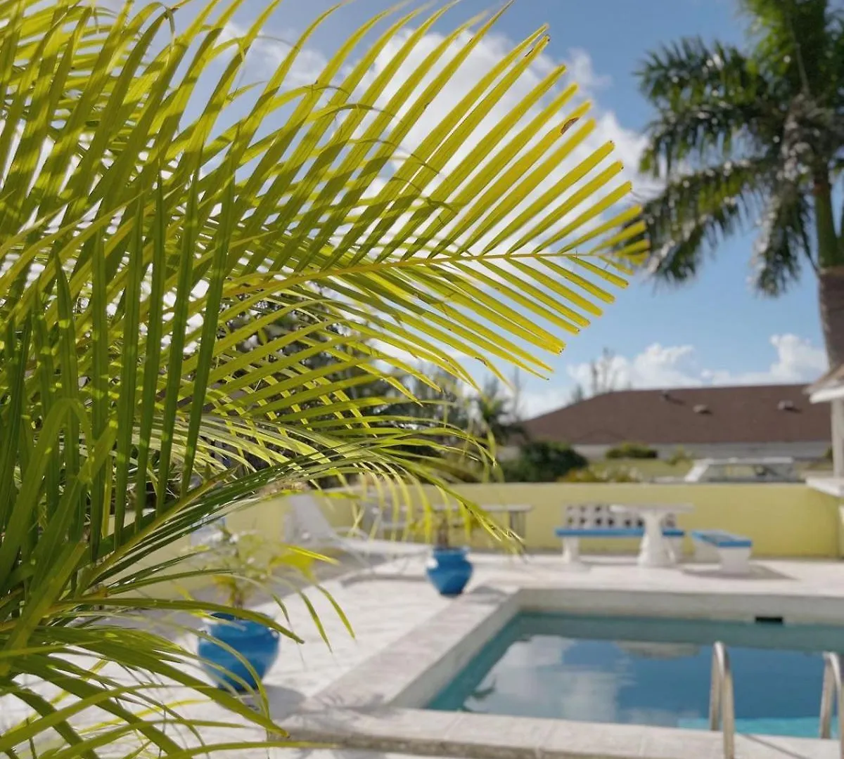 Bed and Breakfast Golden Palms House Nasáu