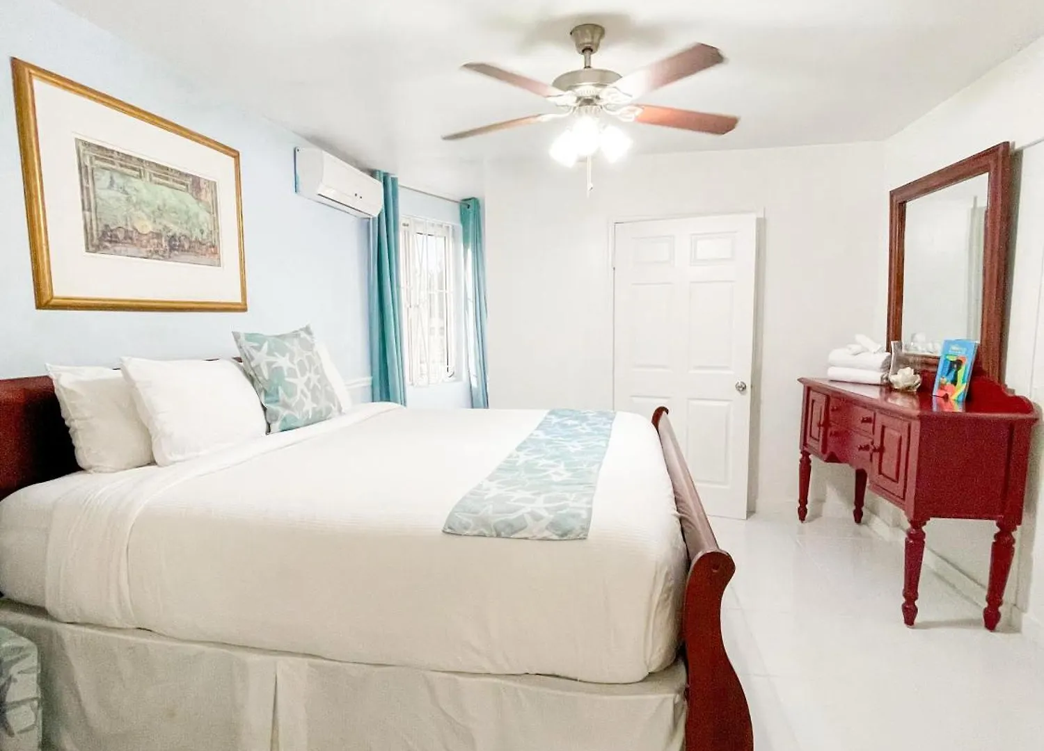 Bed and Breakfast Golden Palms House Nasáu