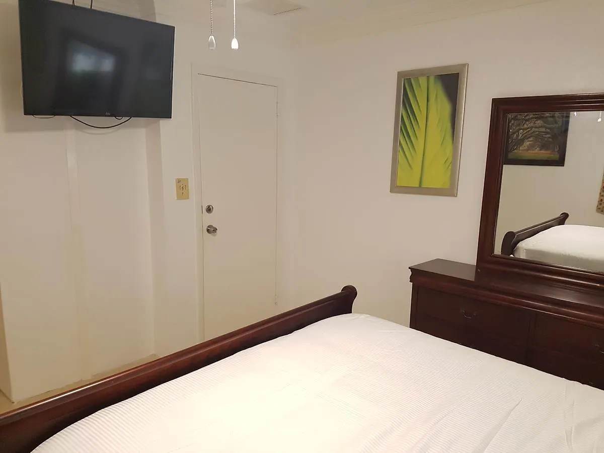 Bed and Breakfast Golden Palms House Nasáu 3*,