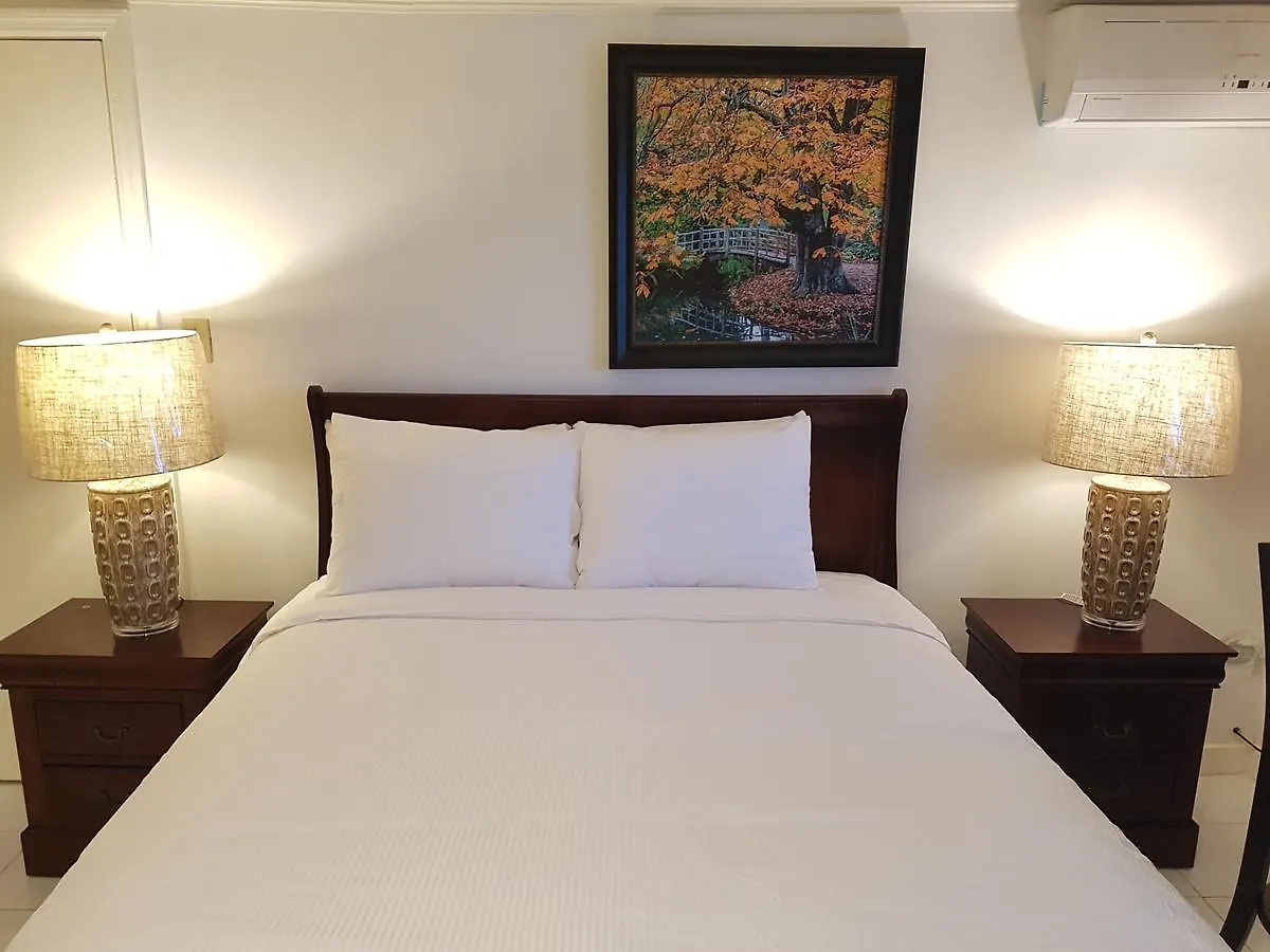 Bed and Breakfast Golden Palms House Nasáu 3*,