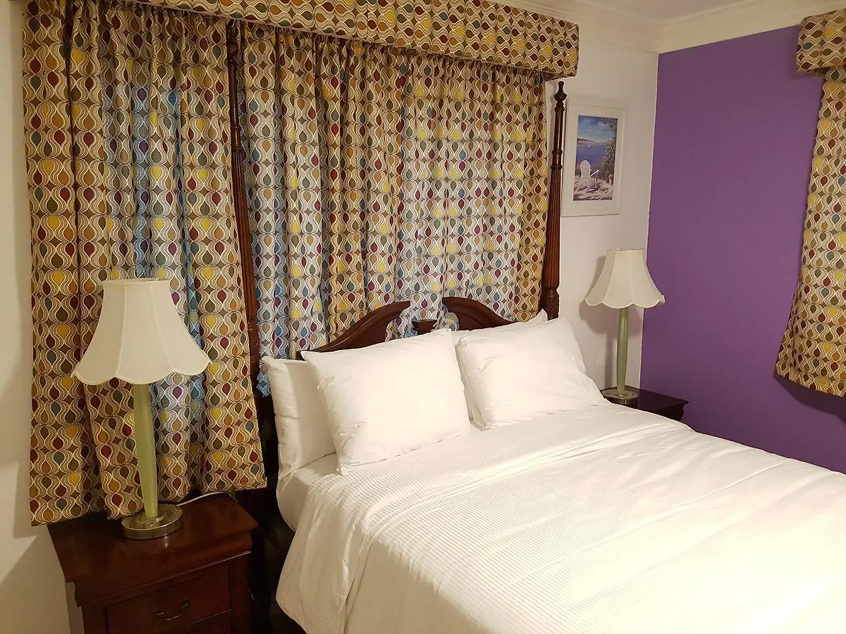 Bed and Breakfast Golden Palms House Nasáu