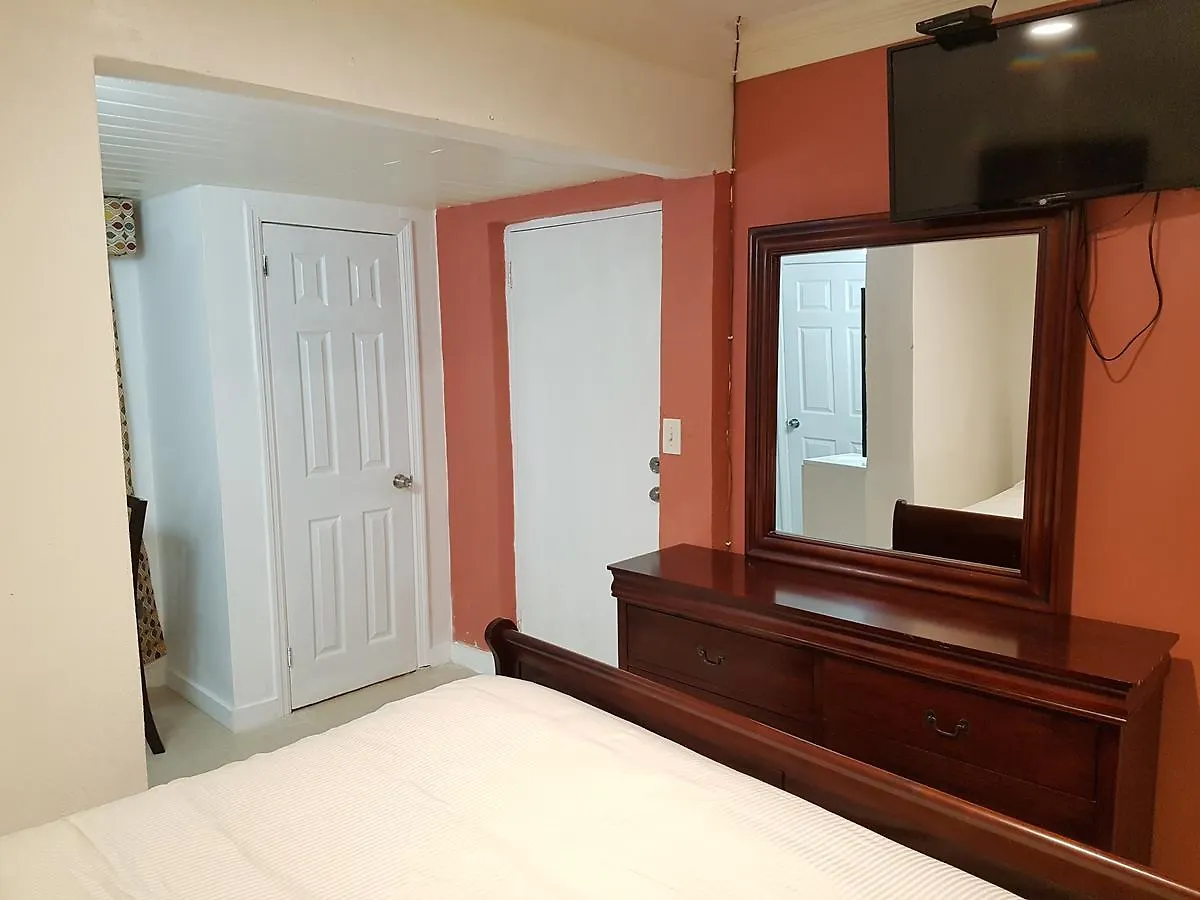 Bed and Breakfast Golden Palms House Nasáu 3*,  Bahamas