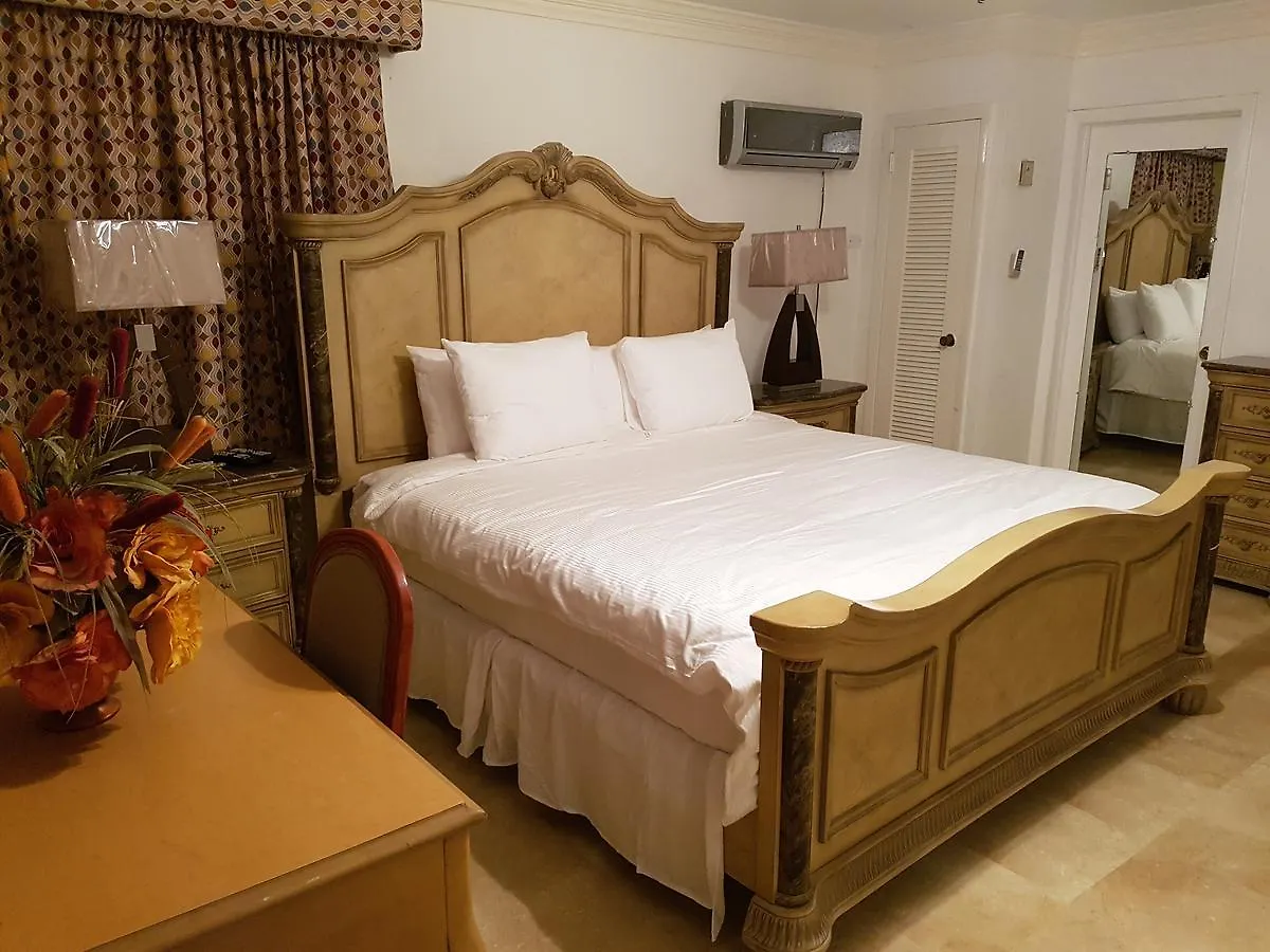 Bed and Breakfast Golden Palms House Nasáu