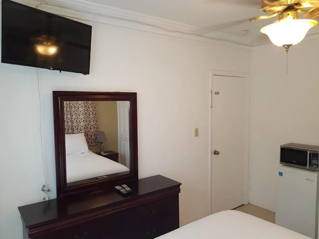 Bed and Breakfast Golden Palms House Nasáu